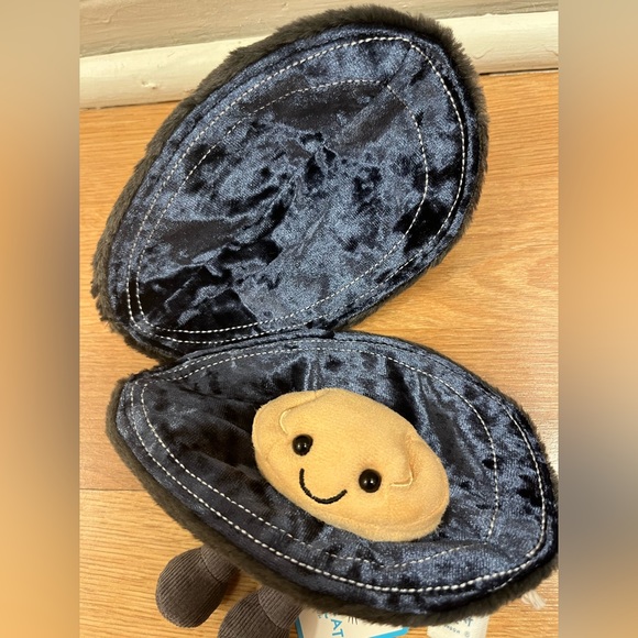 Jellycat authentic Amuseables Michelle Mussel, new with tags - Picture 5 of 5